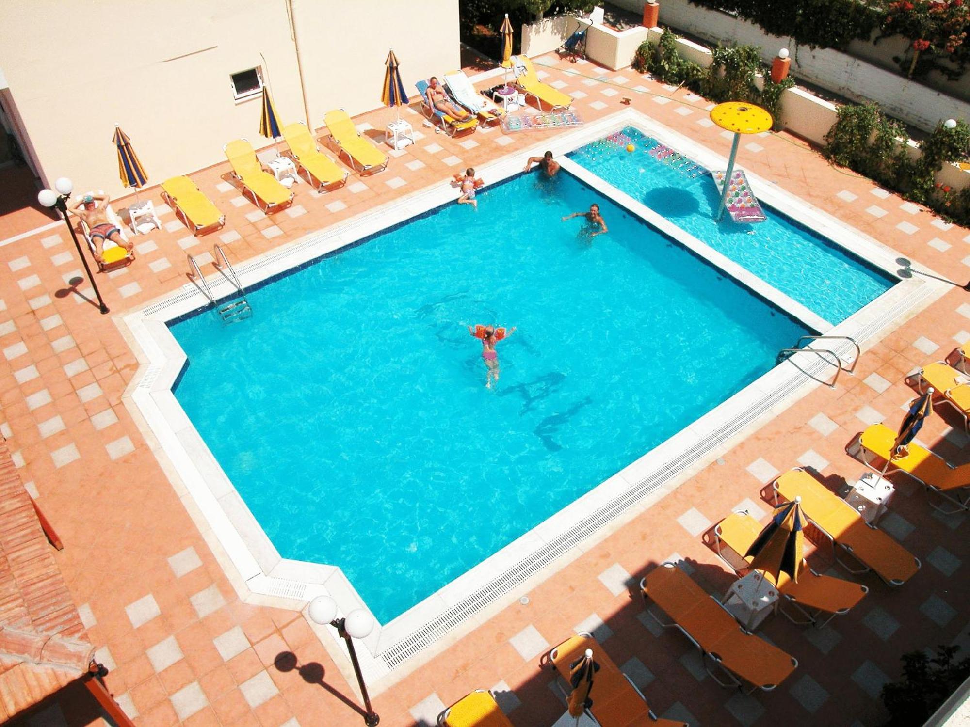Hotel apartamentowy Ideal 2*